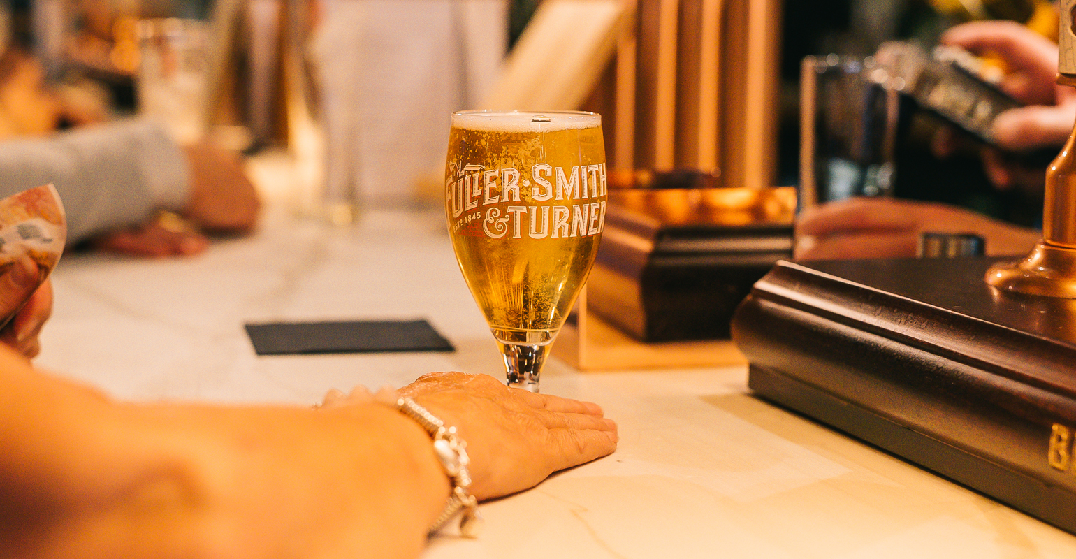 The Queen's Arms, Heathrow in London
